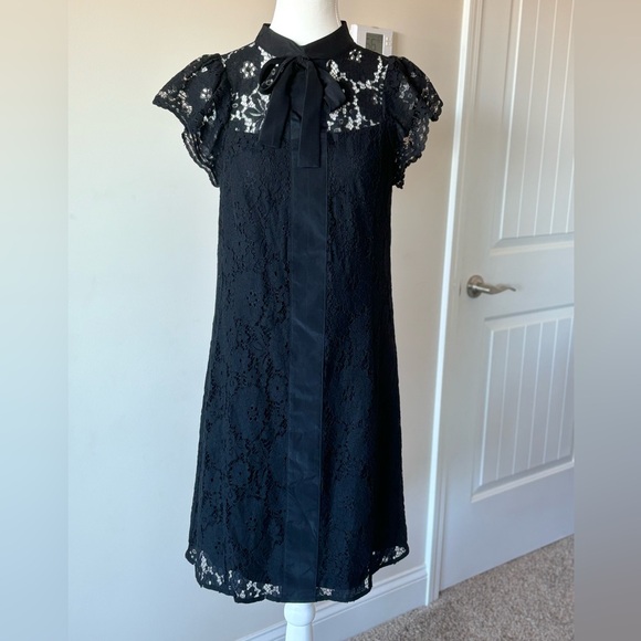 NANETTE LEPORE LACE BOW BLACK DRESS. Flutter Cap Sleeve. Size 4. Beautiful! - Picture 4 of 13